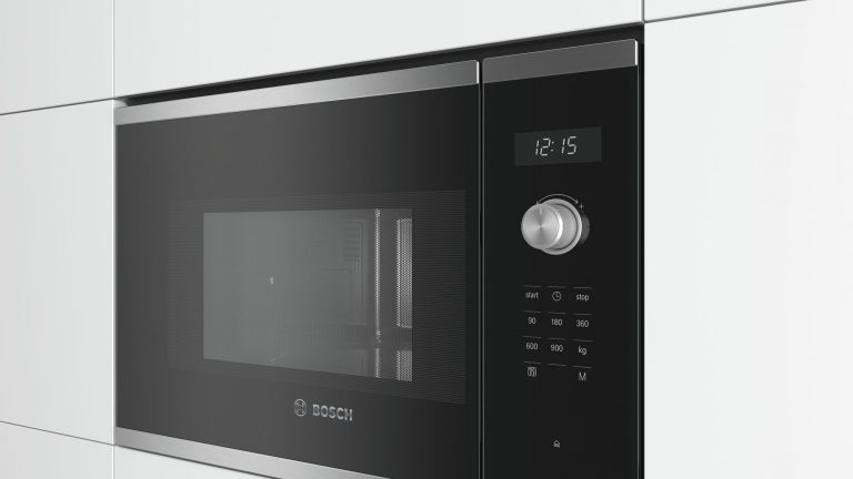 BOSCH ugradbena mikrovalna pećnica Serie 6 INOX sa crnim staklom