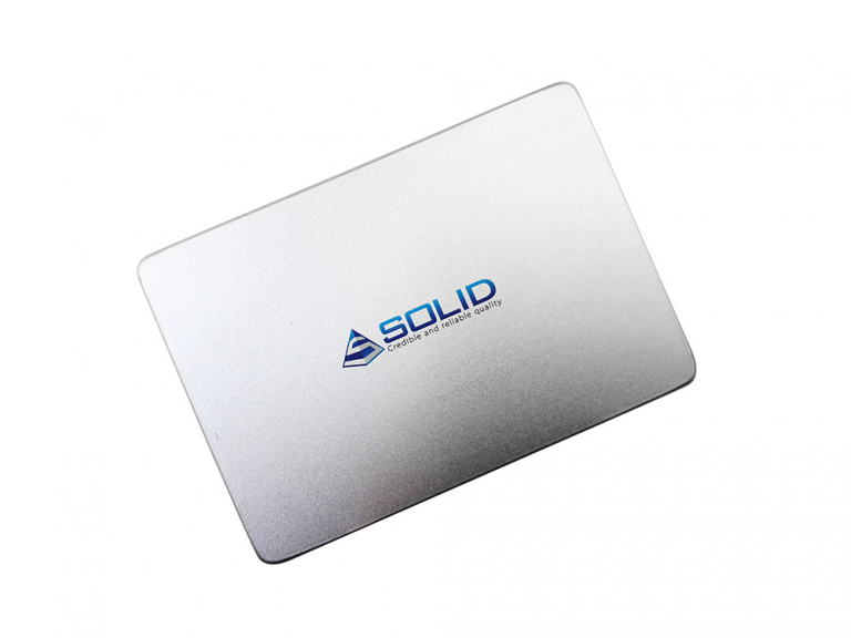 SSD Solid 2,5" SATA 128GB disk sa bele tehnologije na crnoj podlozi