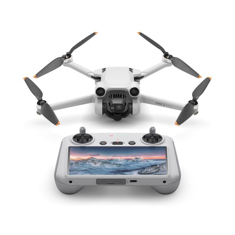 DJI Mini 3 Pro RC dron sa bijelim kućištem i 4K kamerom