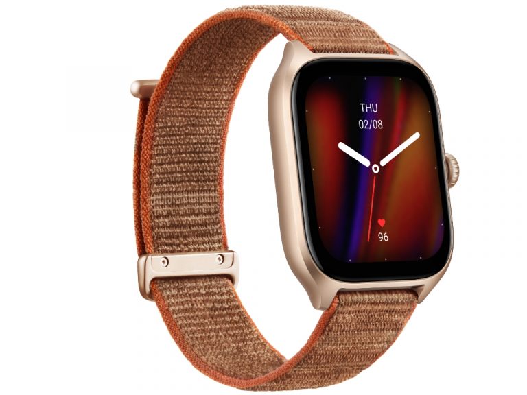 Amazfit GTS 4 Autumn Brown pametni sat sa smeđom narukvicom i AMOLED ekranom