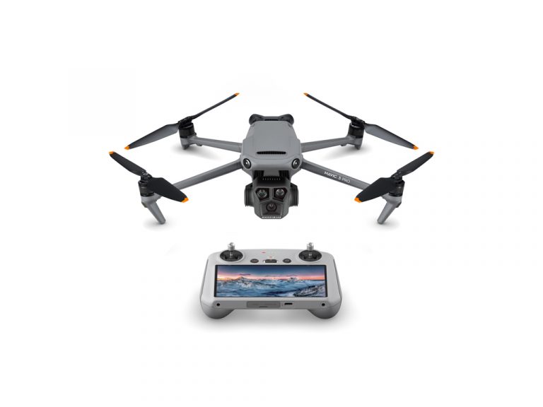 DJI Mavic 3 Pro dron sa DJI RC kontrolerom i Hasselblad kamerom