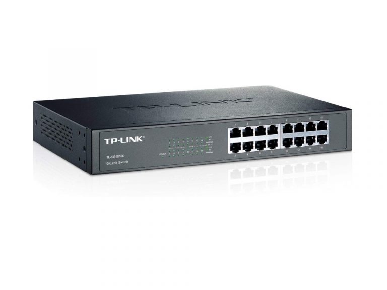 TP-Link TL-SG1016D 16-Port Gigabit Switch sa 16 RJ45 portova na radnom stolu