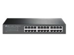 TP-Link TL-SG1024D 24-port Gigabit Switch na radnom stolu