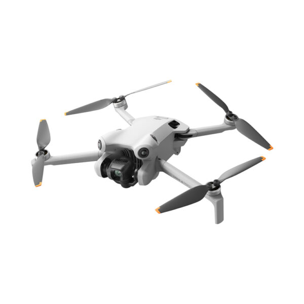 DJI Mini 4 Pro FMC dron sa daljinskim upravljačem DJI RC 2, prikazan u letu