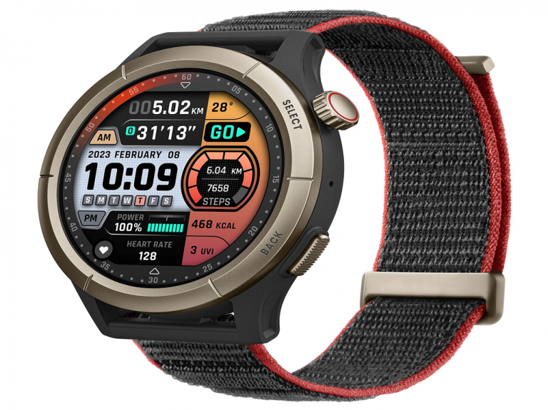 Amazfit Cheetah Pro pametni sat sa crnim kućištem i HD AMOLED ekranom