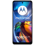 Motorola E32 pametni telefon u misty silver boji sa 6.5" ekranom i trostrukom kamerom