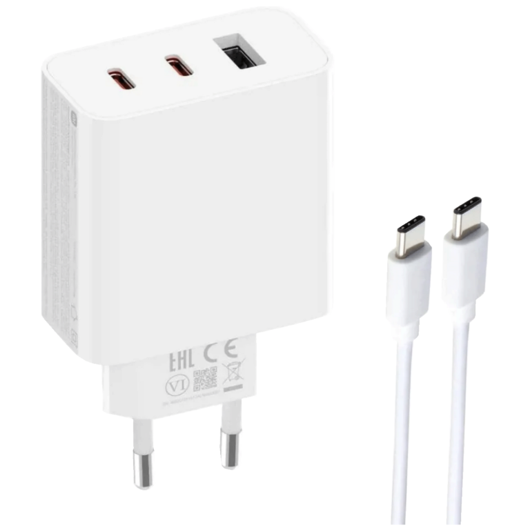 Xiaomi 67W GaN punjač sa dva USB-C i jednim USB-A portom, kompaktan dizajn za brzo punjenje.