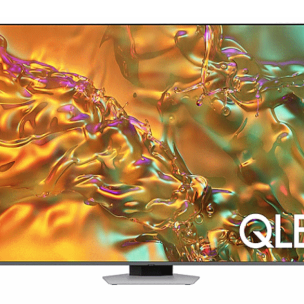 Samsung 65" Q80D QLED 4K Smart TV u srebrnoj boji sa modernim dizajnom i daljinskim upravljačem