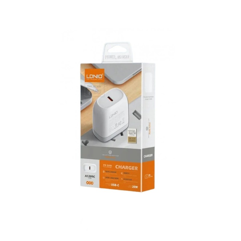 LDNIO A1209C QC 18W USB C punjač sa Type C kablom na beloj podlozi