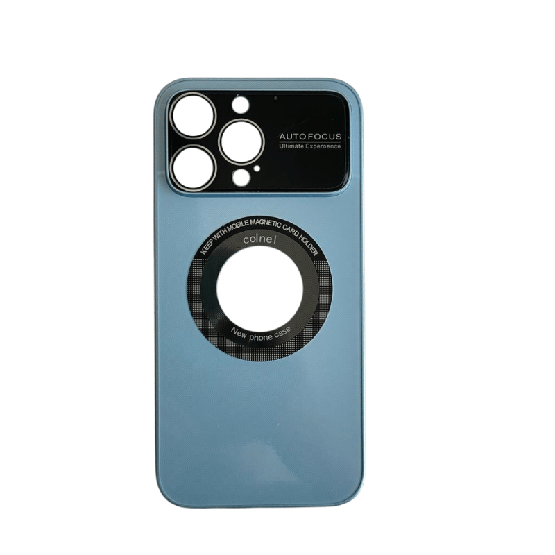 Plava MagSafe Lens maskica za iPhone 12 Pro sa prikazanim magnetnim pričvršćivanjem