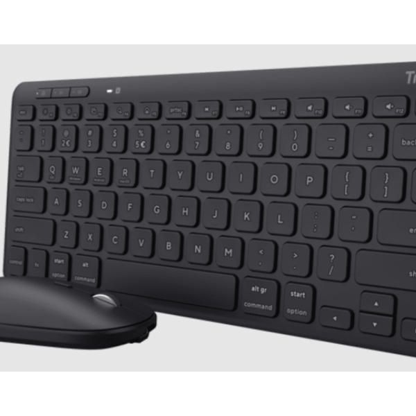 Trust Lyra multi-device wireless tastatura i miš sa US layoutom na radnom stolu