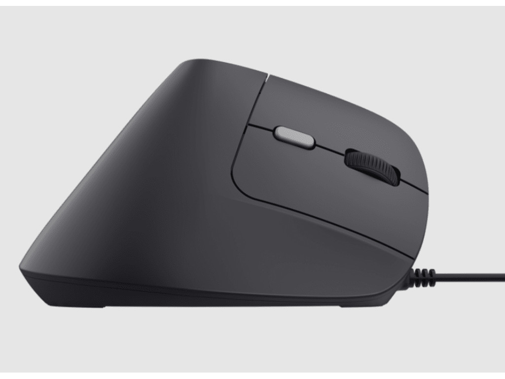 Trust Bayo II ergonomski crni žičani miš sa USB kablom i šest tipki na bijeloj podlozi