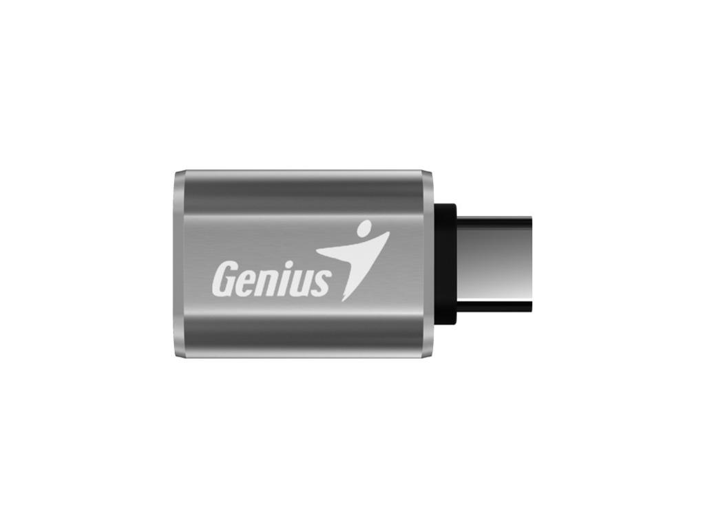 Genius USB-C to USB-A adapter ACC-C2A bijele boje na svijetloj podlozi