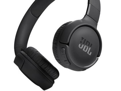 JBL Tune T520 BT bežične slušalice crne boje na bijeloj podlozi