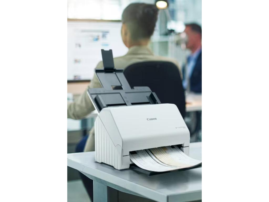 Canon skener R30 na bijeloj podlozi