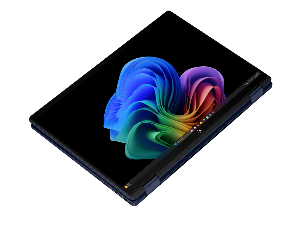 HP OmniBook X Flip 14 OLED laptop u Atmospheric Blue boji s otvorenim poklopcem i touch ekranom