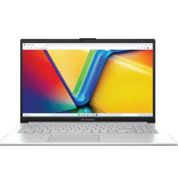 ASUS VivoBook Go E1504FA laptop u srebrnoj boji na stolu