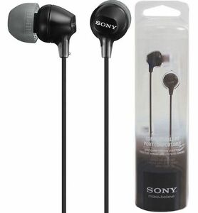 Sony slušalice EX-15 crne in-ear sa mikrofonom na bijeloj podlozi
