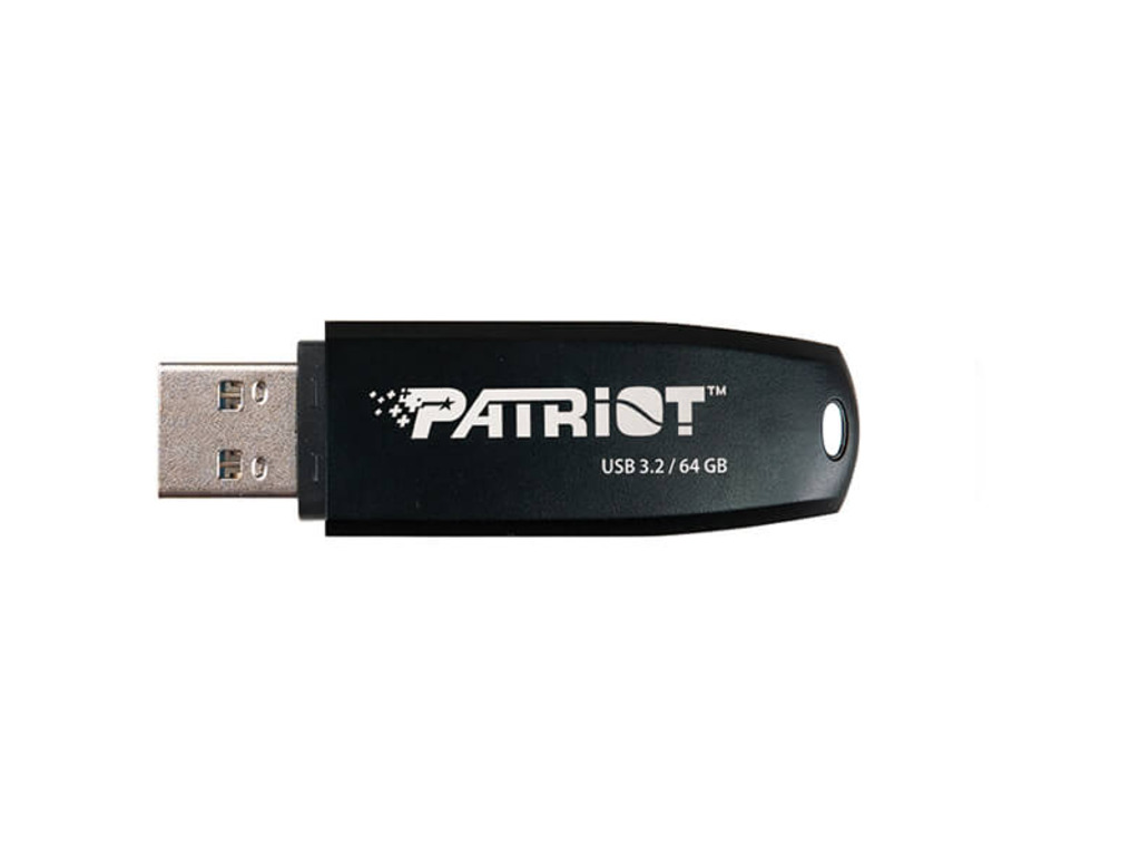 Patriot USB 64GB 3.2 Xporter Core memorijski stick na bijeloj pozadini