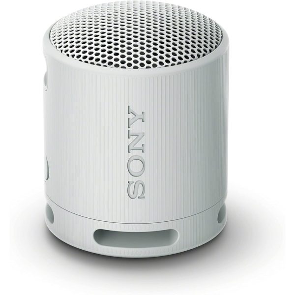 Sony BT zvučnik XB100 u svijetlosivoj boji na bijeloj podlozi